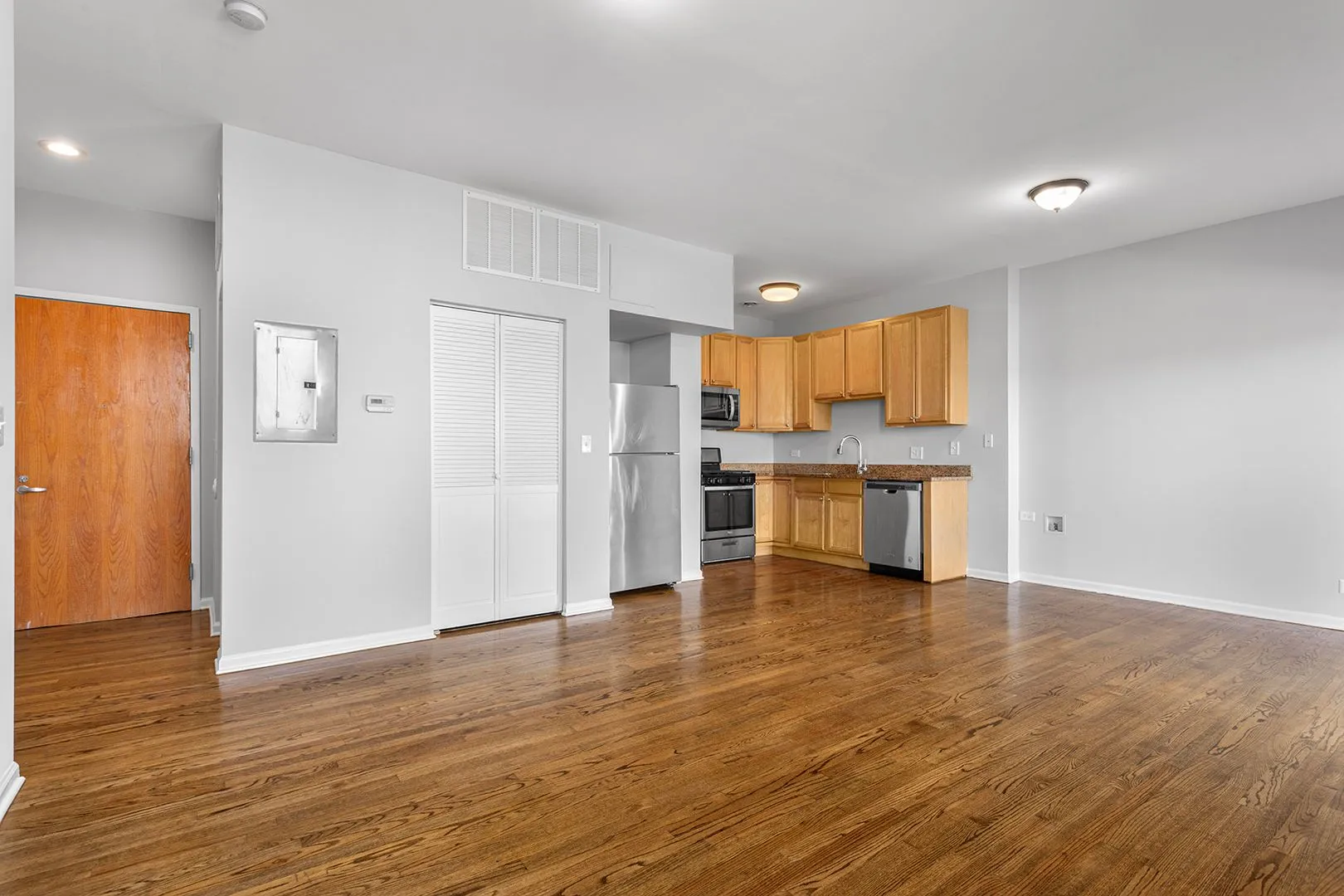 2451 W Howard St, , 60645, USA 60645-unit#407-Chicago-IL
