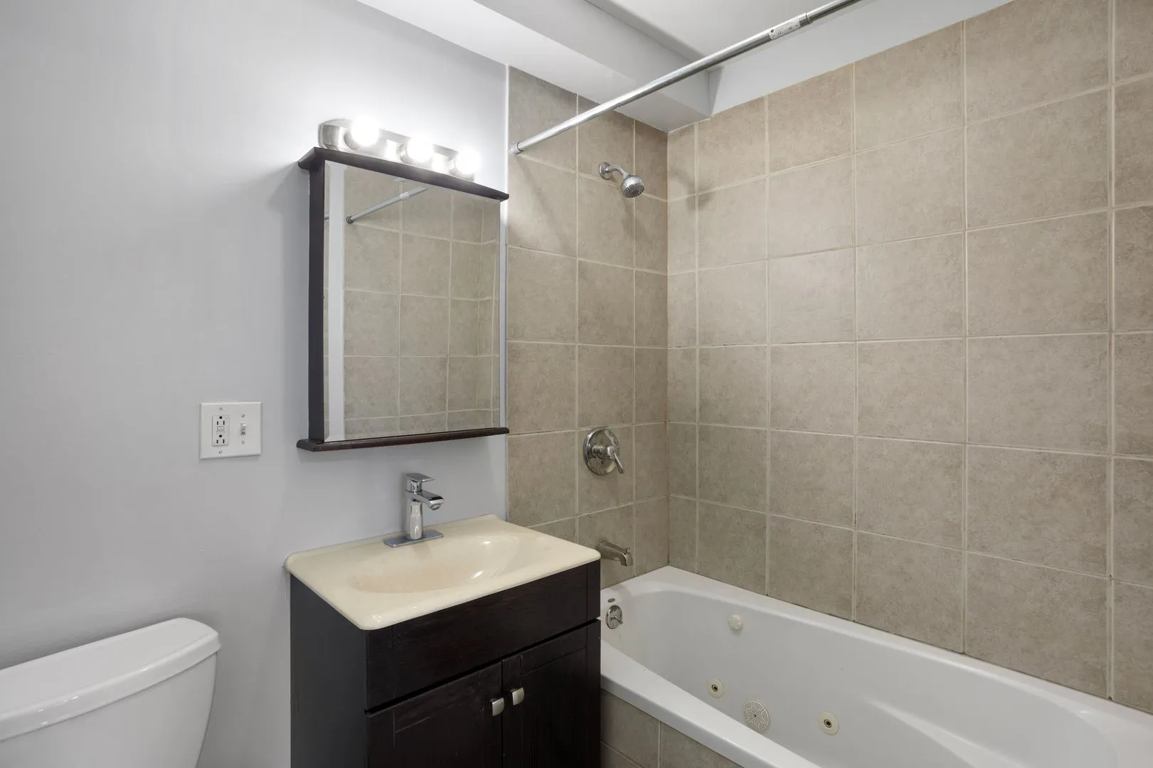 7616 N Marshfield Ave, , 60626, USA 60626-unit#406-Chicago-IL
