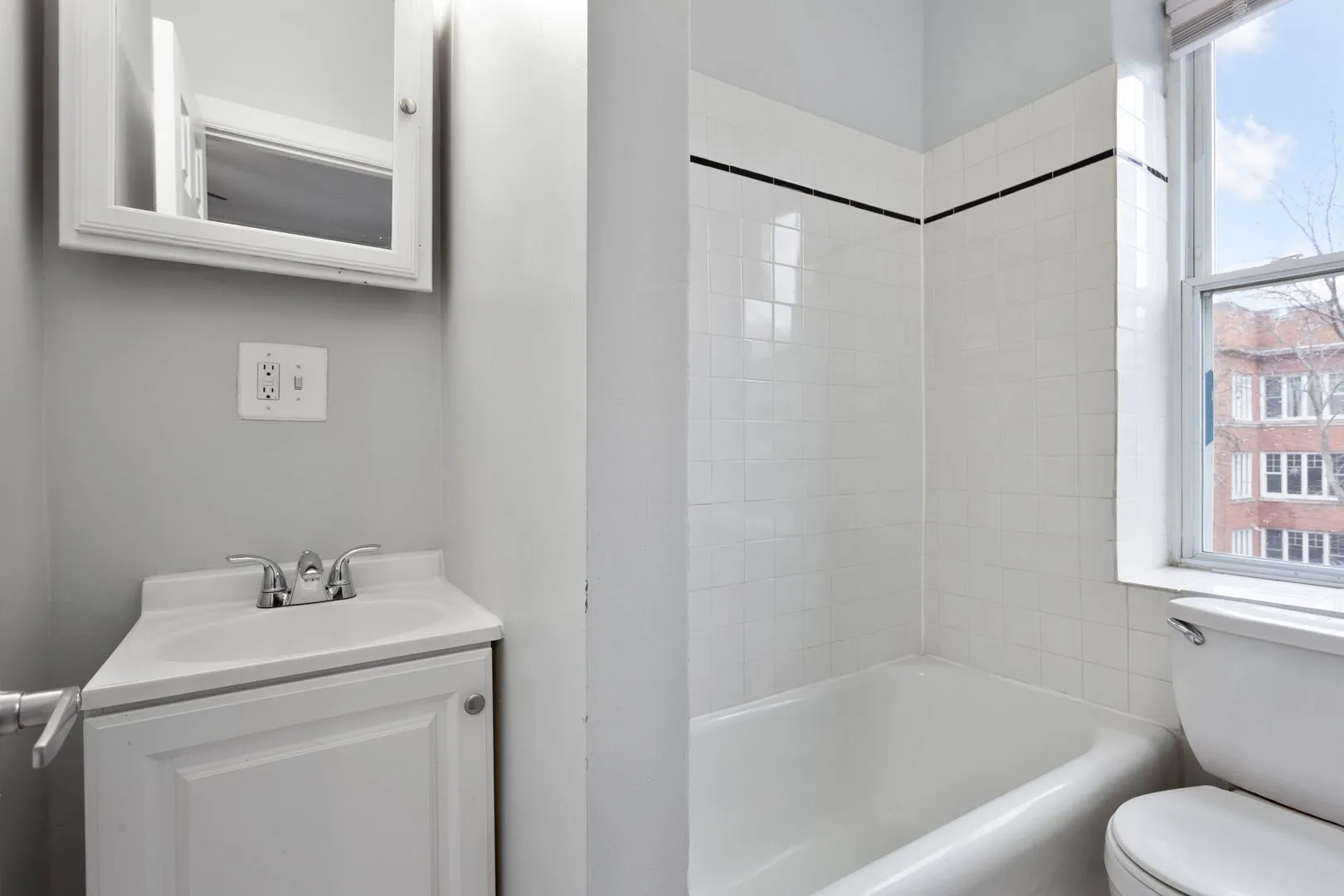 5860 N Kenmore Ave, ,  60660, USA 60660-unit#301-Chicago-IL