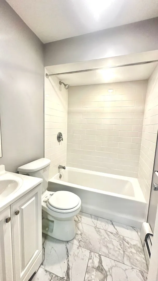 6954 N Sheridan Rd, , 60626, USA 60626-unit#312-Chicago-IL