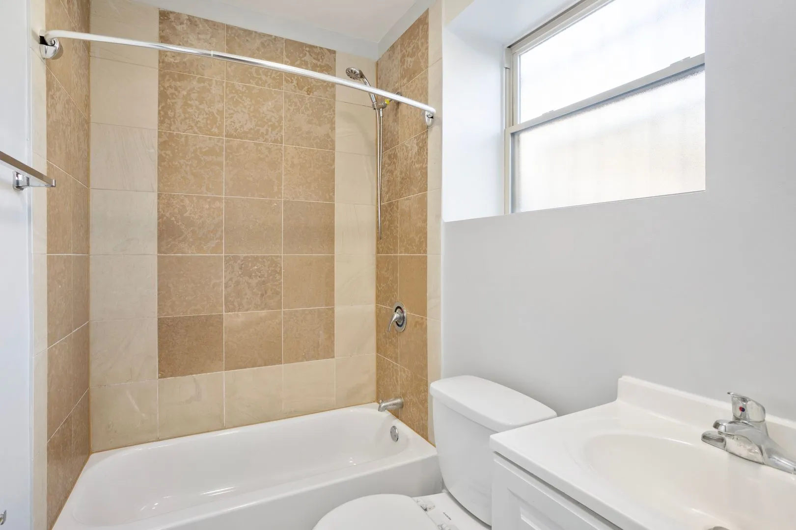 7367 N Ashland Ave, , 60626, USA 60626-unit#G-Chicago-IL