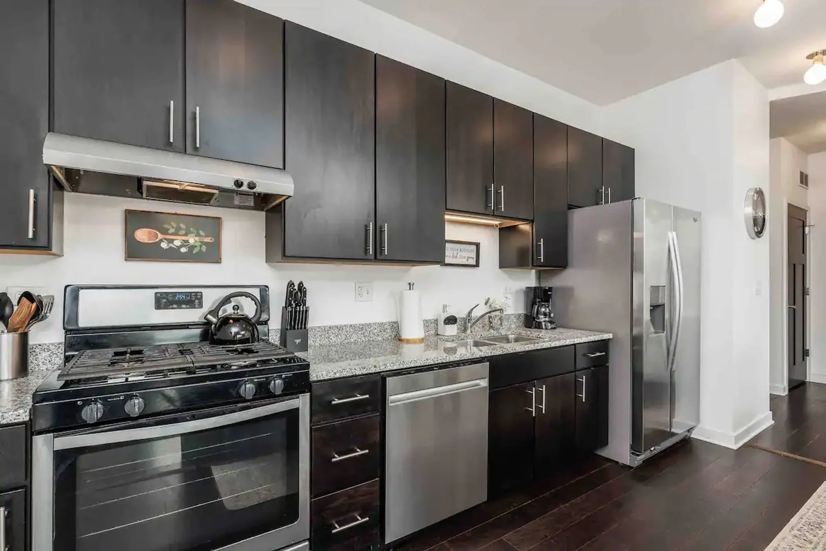 6355 N Wayne Ave, , 60660, USA 60660-unit#31-Chicago-IL