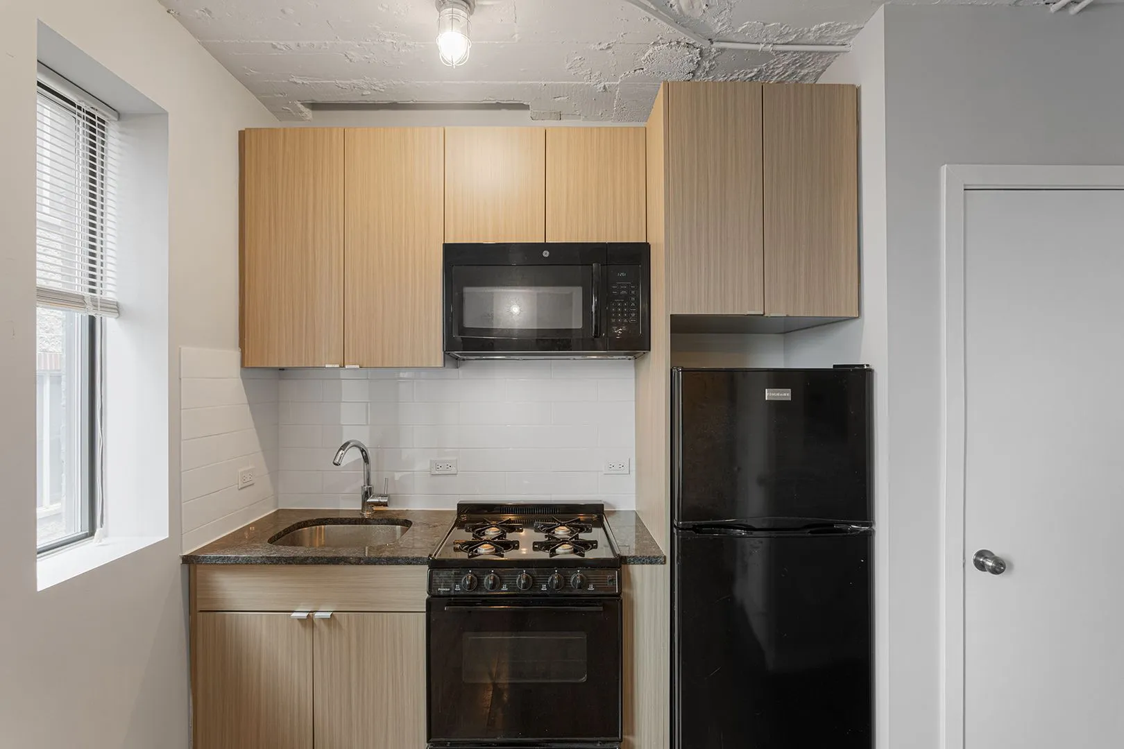 5718 N Winthrop Ave, ,  60660, USA 60660-unit#411-Chicago-IL