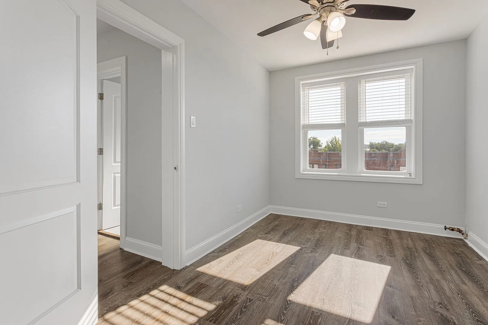 1521 W Sherwin Ave, ,  60626, USA 60626-unit#303-Chicago-IL