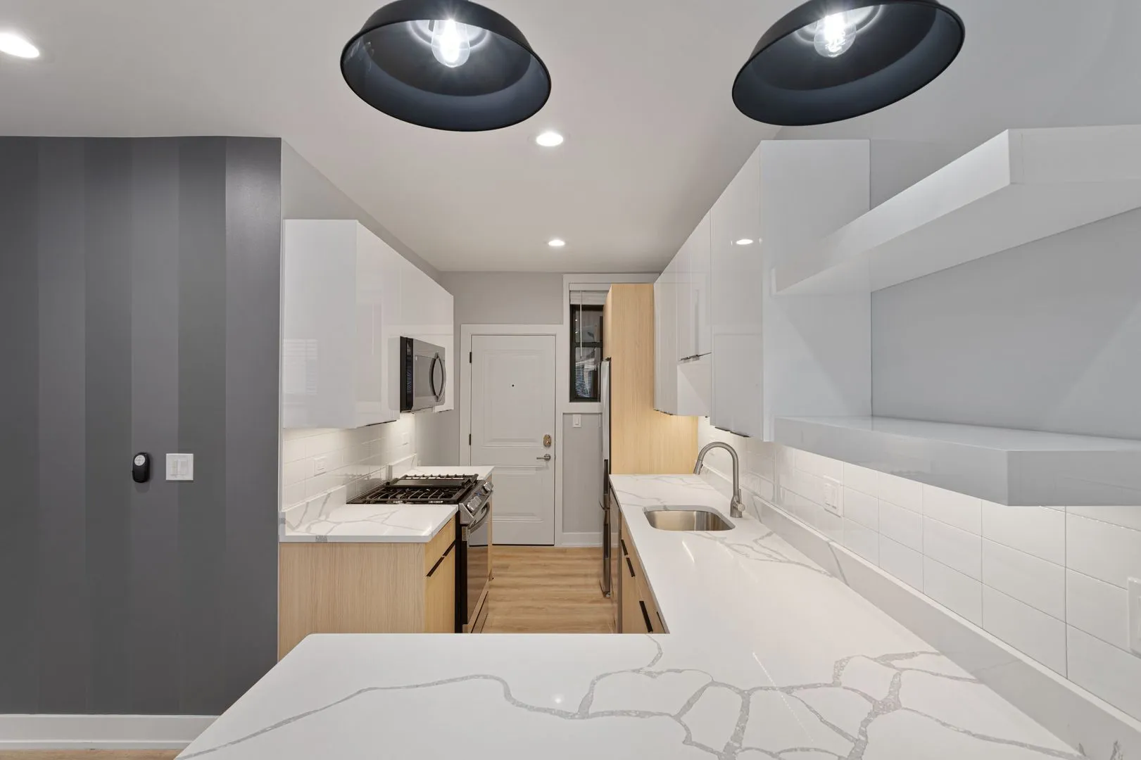 7736 N Eastlake Terrace, ,  60626, USA 60626-unit#2W-Chicago-IL