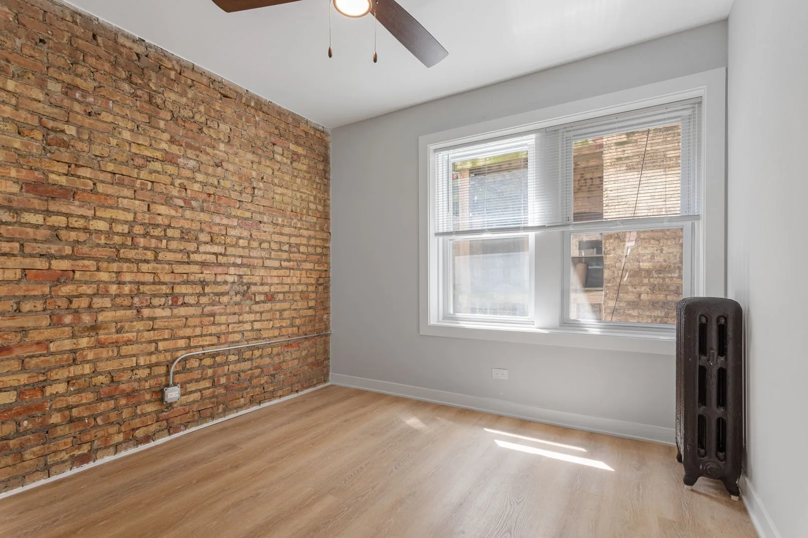 7381 N Damen Ave, ,  60645, USA 60645-unit#2E-Chicago-IL