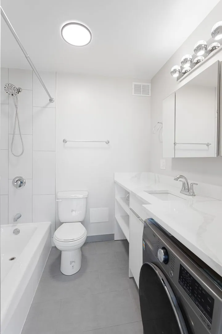 6166 N Sheridan Rd, , 60660, USA 60660-unit#16B-Chicago-IL