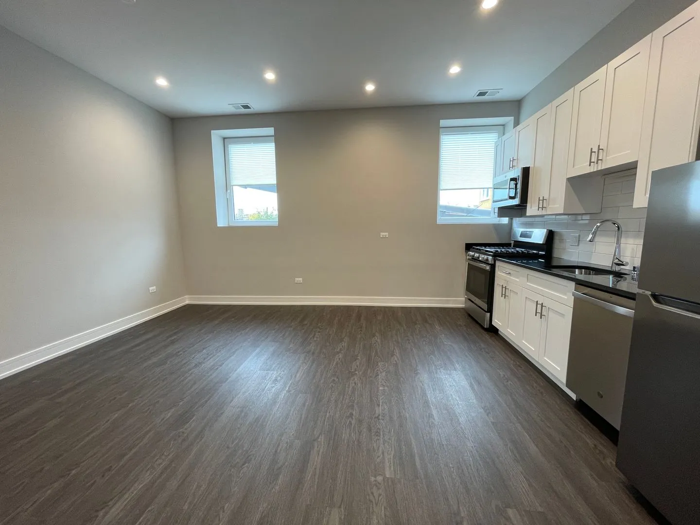 1730 W Greenleaf Ave, ,  60626, USA 60626-unit#1730-204-Chicago-IL