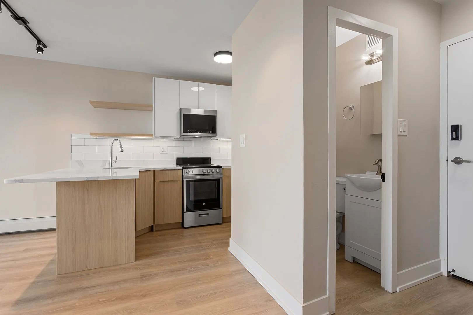 6166 N Sheridan Rd, ,  60660, USA 60660-unit#22B-Chicago-IL
