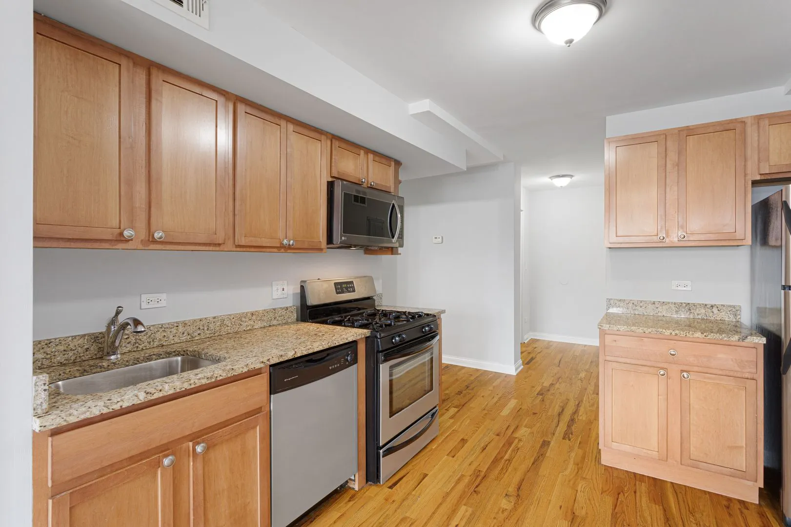 7616 N Marshfield Ave, ,  60626, USA 60626-unit#210-Chicago-IL