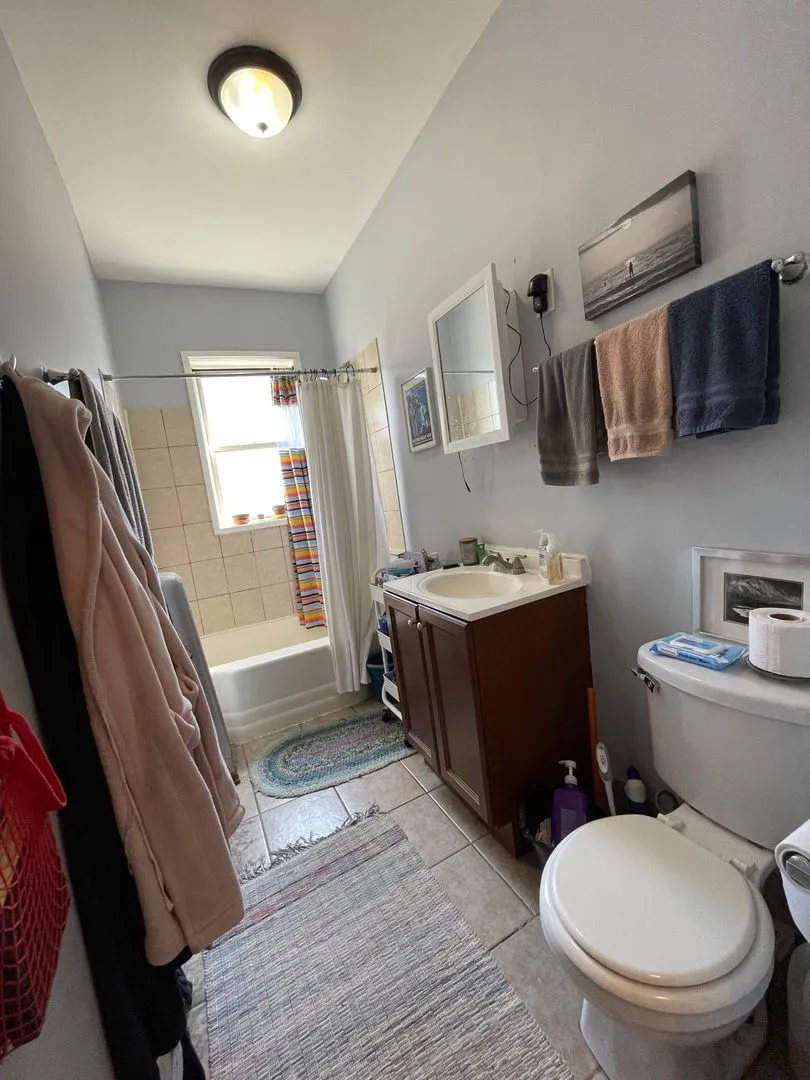 1331 W Touhy Ave, , 60626, USA 60626-unit#3S-Chicago-IL