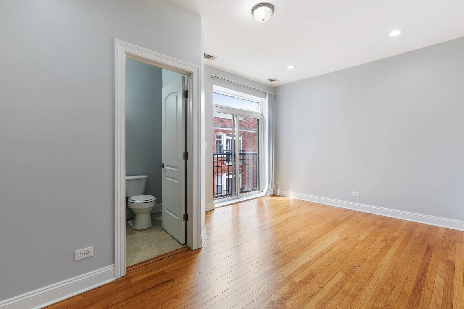 2005 W Jarvis Ave, ,  60645, USA 60645-unit#2-Chicago-IL