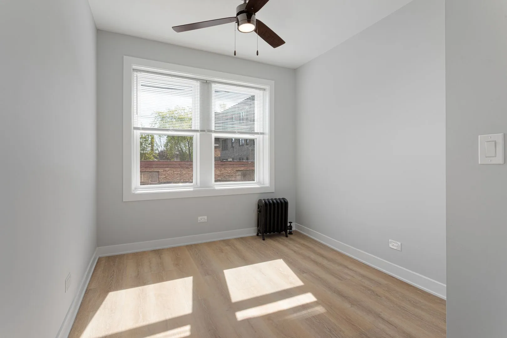 7385 N Damen Ave, , 60645, USA 60645-unit#2S-Chicago-IL