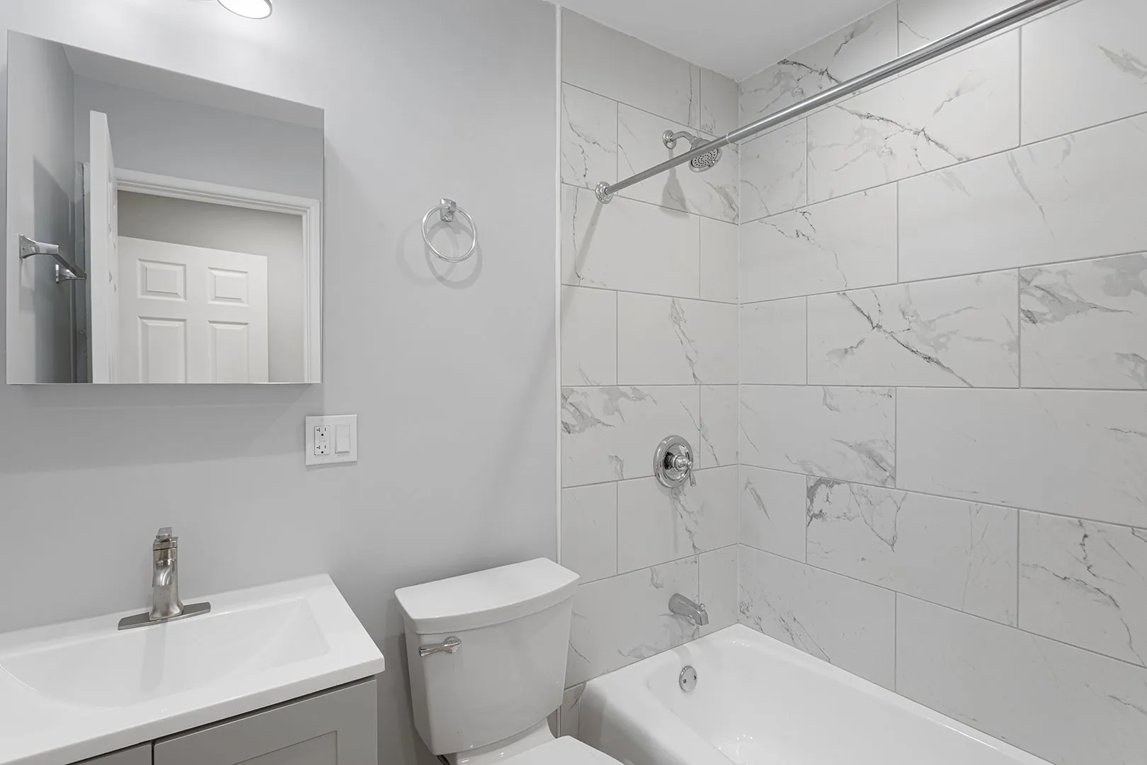 5534 N Kenmore Ave, ,  60640, USA 60640-unit#206-Chicago-IL