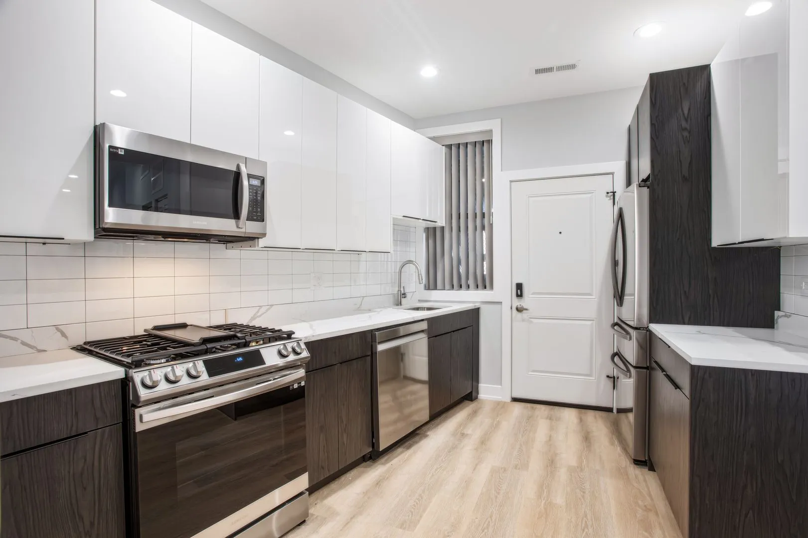 7642 N Eastlake Terrace, ,  60626, USA 60626-unit#2-Chicago-IL