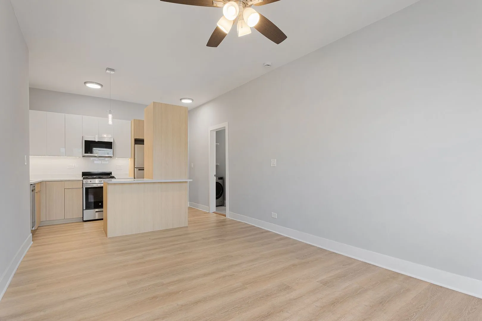 7600 N Sheridan Rd, ,  60626, USA 60626-unit#305-Chicago-IL