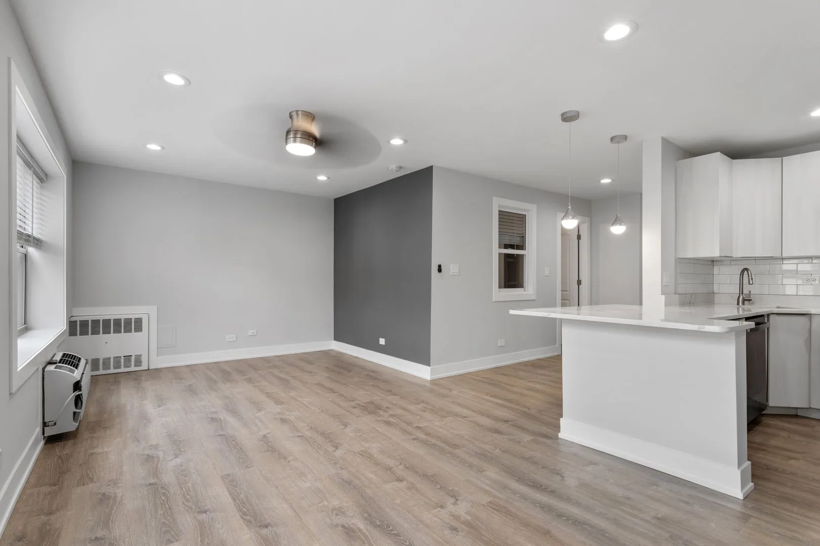 1303 W Estes Ave, ,  60626, USA 60626-unit#2E-Chicago-IL