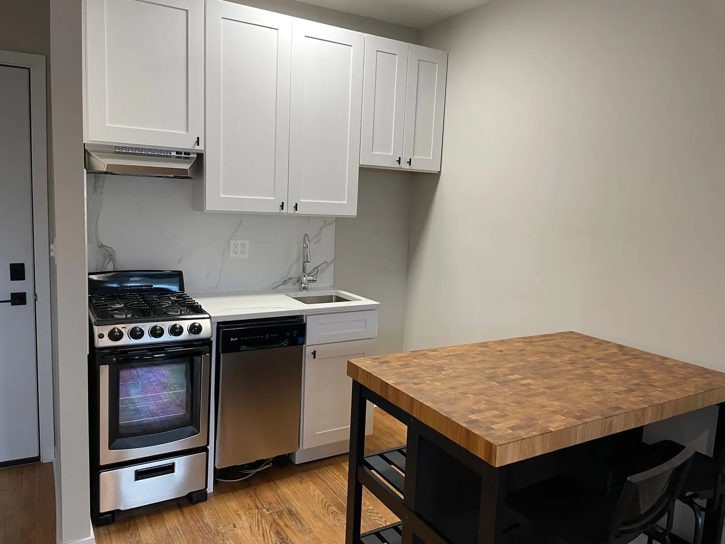 3250 N Pulaski Rd, , 60641, USA 60641-unit#303-Chicago-IL