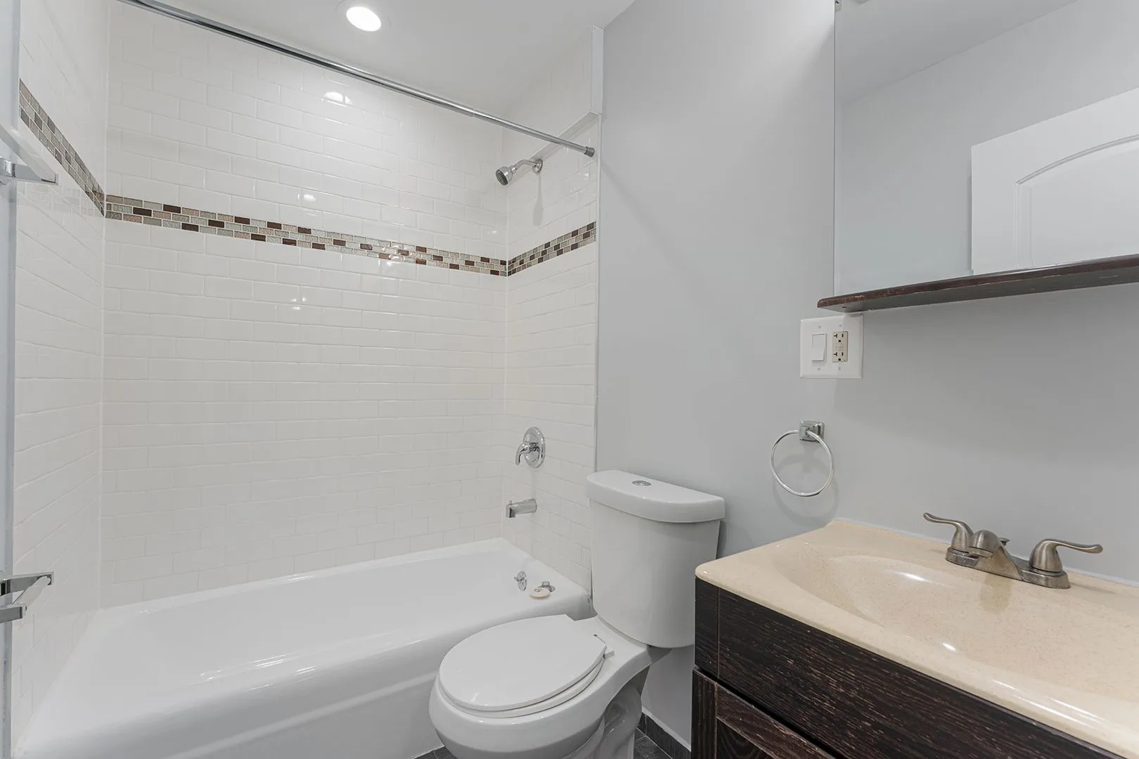6201 N Kenmore Ave, ,  60660, USA 60660-unit#201-Chicago-IL
