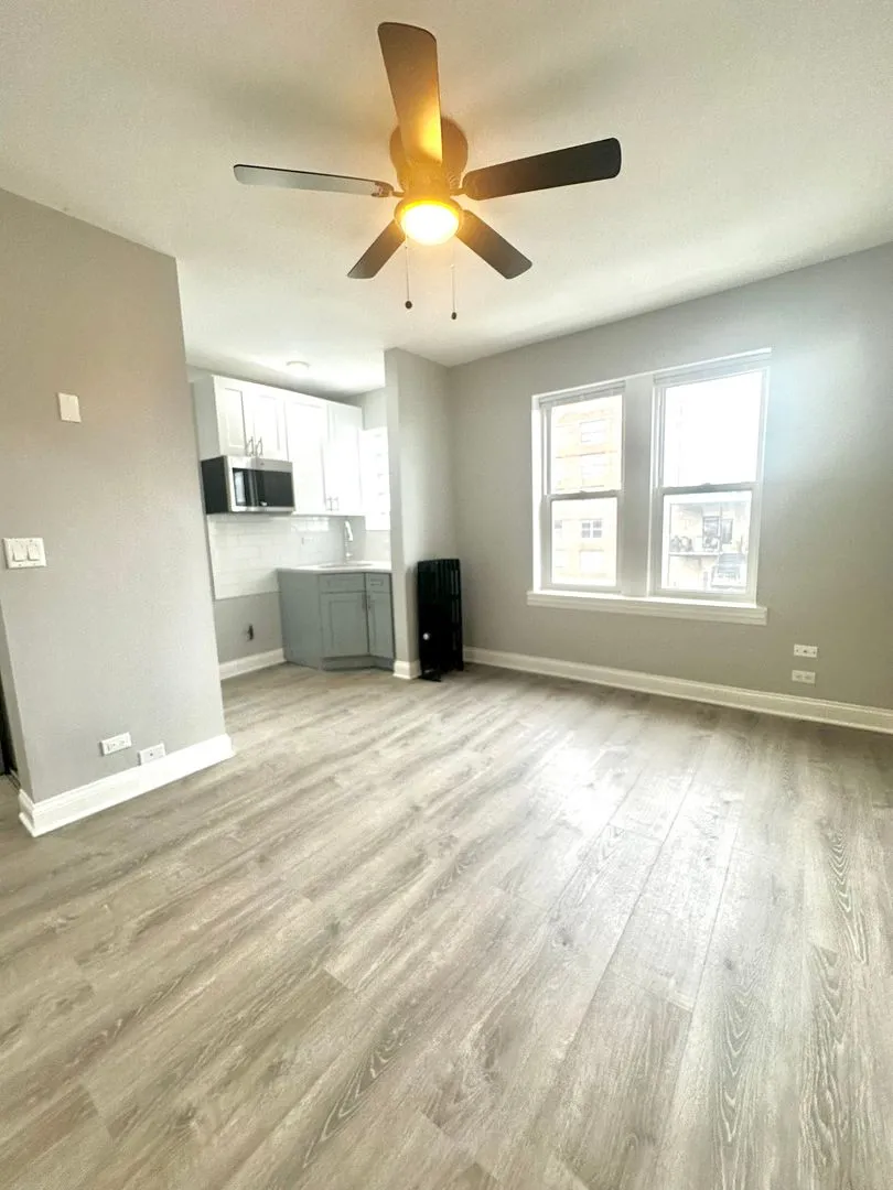 4031 N Kenmore Ave, ,  60613, USA 60613-unit#.414-Chicago-IL