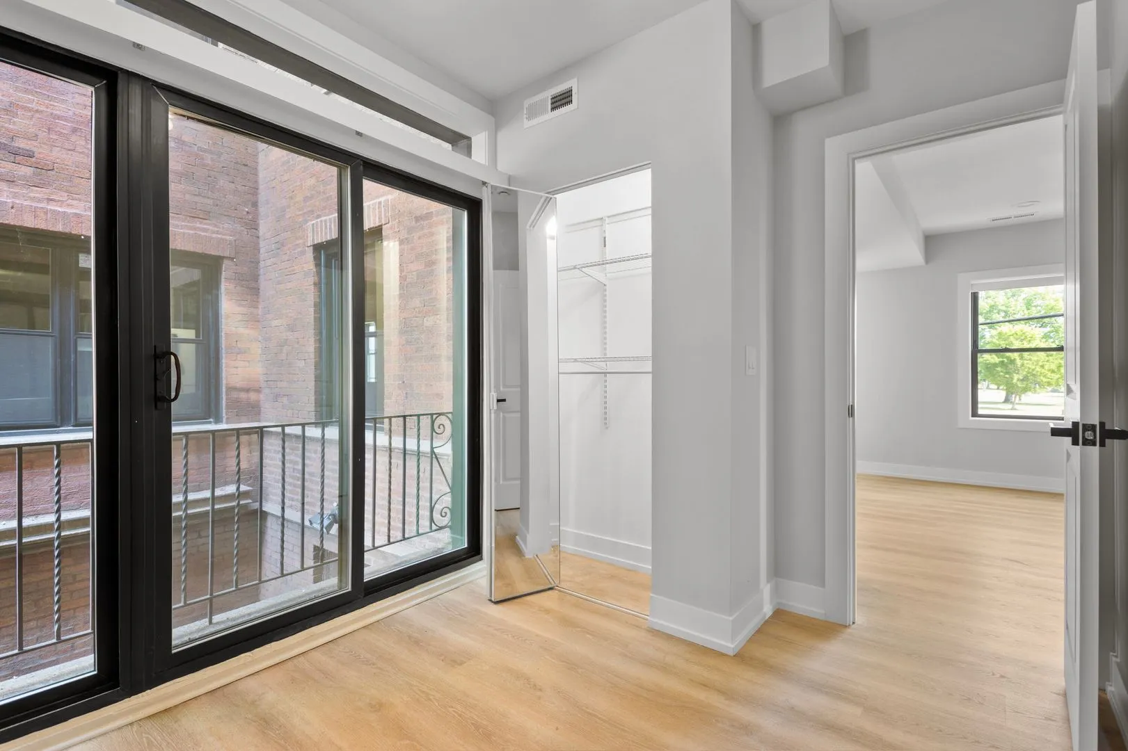 1552 W Juneway Terrace, ,  60626, USA 60626-unit#1F-Chicago-IL