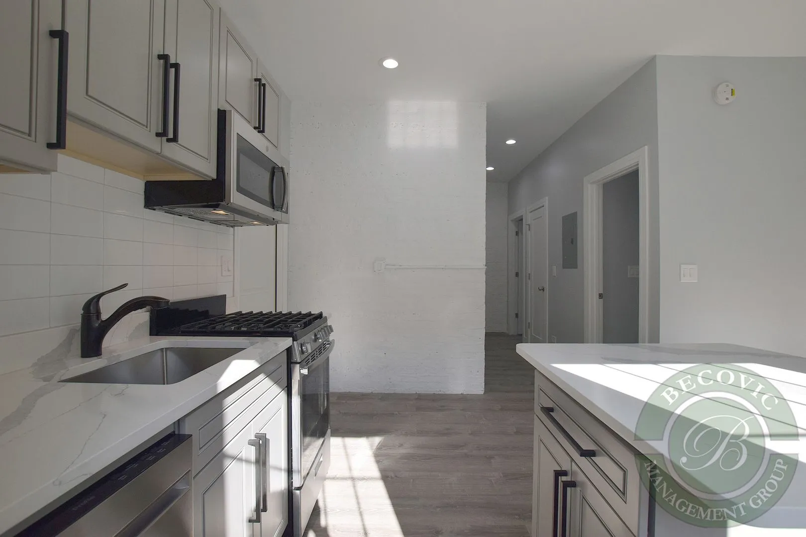 1063 W Glenlake Ave, ,  60660, USA 60660-unit#3S-Chicago-IL