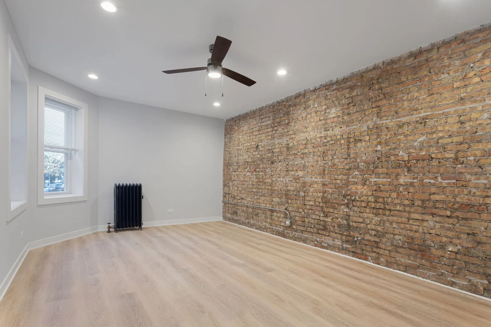 7387 N Damen Ave, ,  60645, USA 60645-unit#1E-Chicago-IL