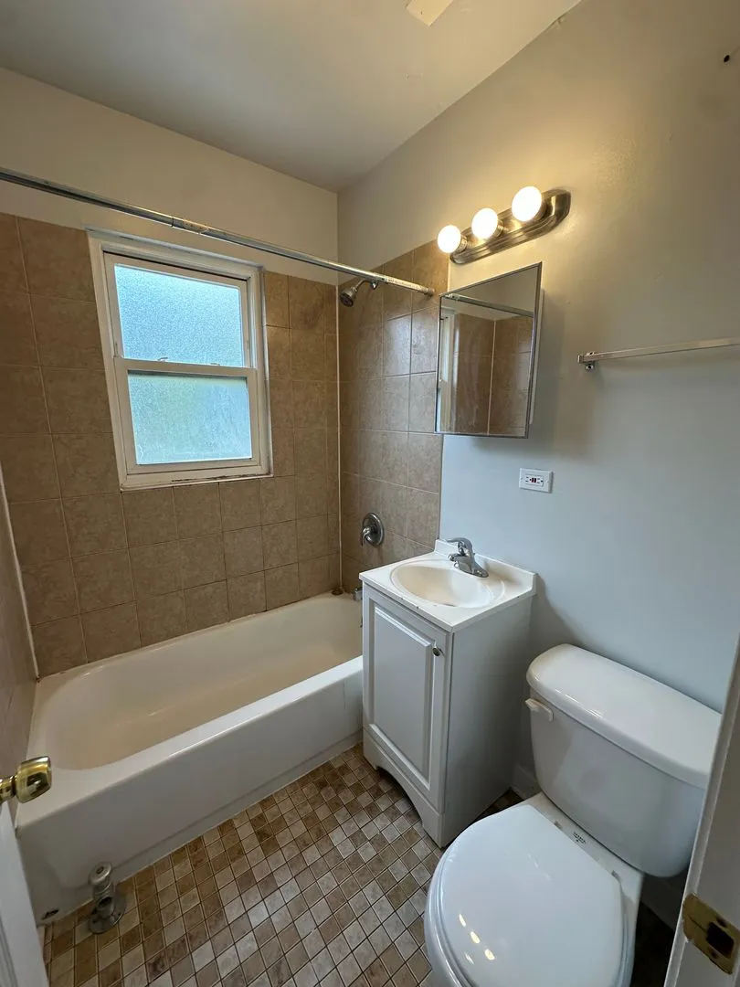 7033 N Glenwood Ave, , 60626, USA 60626-unit#3S-Chicago-IL