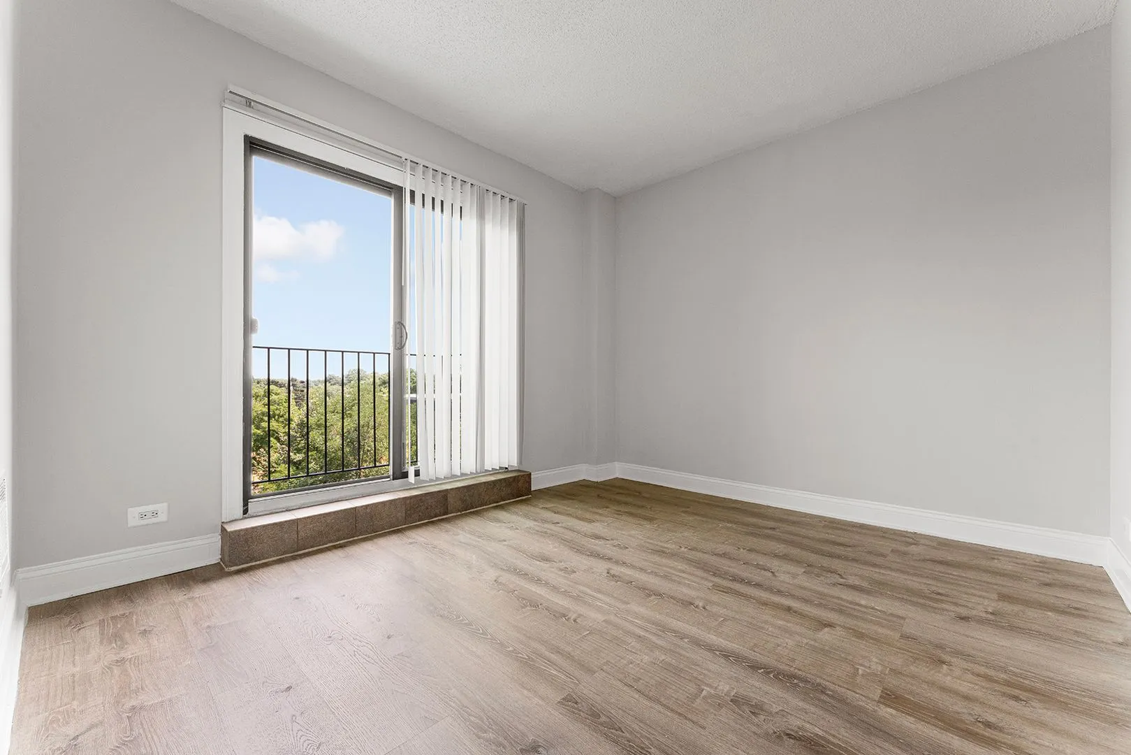 4520 N Clarendon Ave, ,  60640, USA 60640-unit#403-Chicago-IL