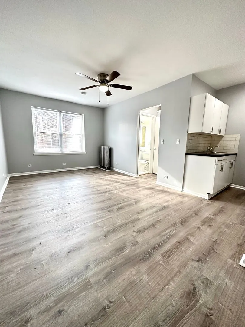 4031 N Kenmore Ave, ,  60613, USA 60613-unit#.407-Chicago-IL