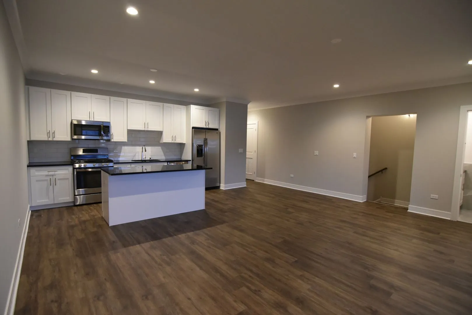 927 W Irving Park Rd, , 60613, USA 60613-unit#927-101-Chicago-IL