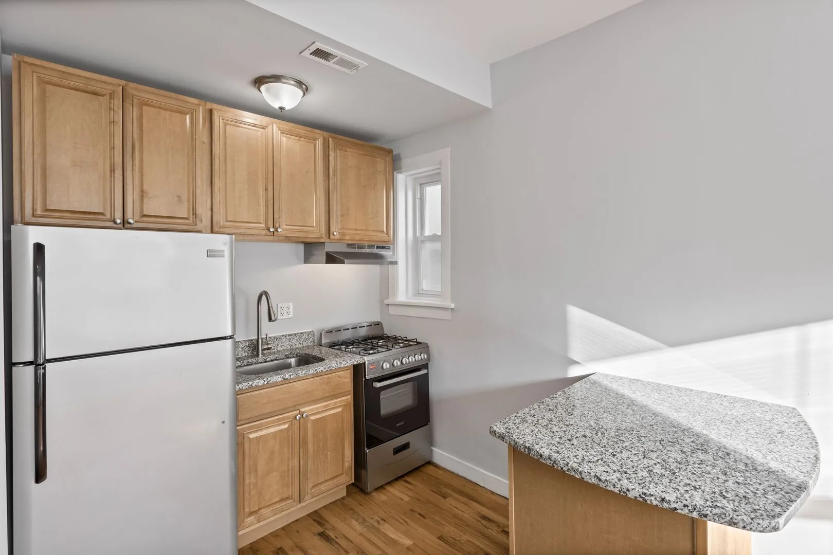 7456 N Greenview Ave, ,  60626, USA 60626-unit#3C-Chicago-IL