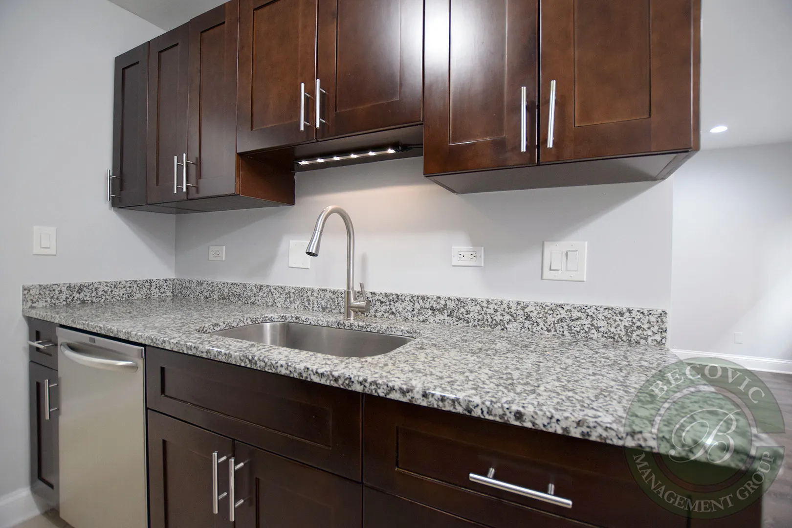 6826 N Ridge Blvd, ,  60645, USA 60645-unit#106-Chicago-IL