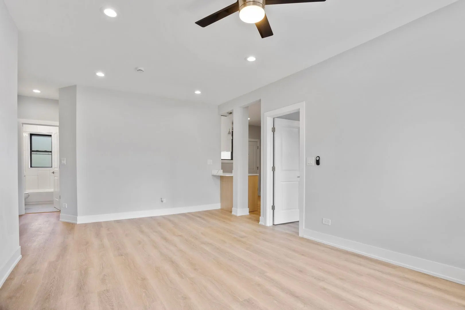 7510 N Eastlake Terrace, ,  60626, USA 60626-unit#2E-Chicago-IL