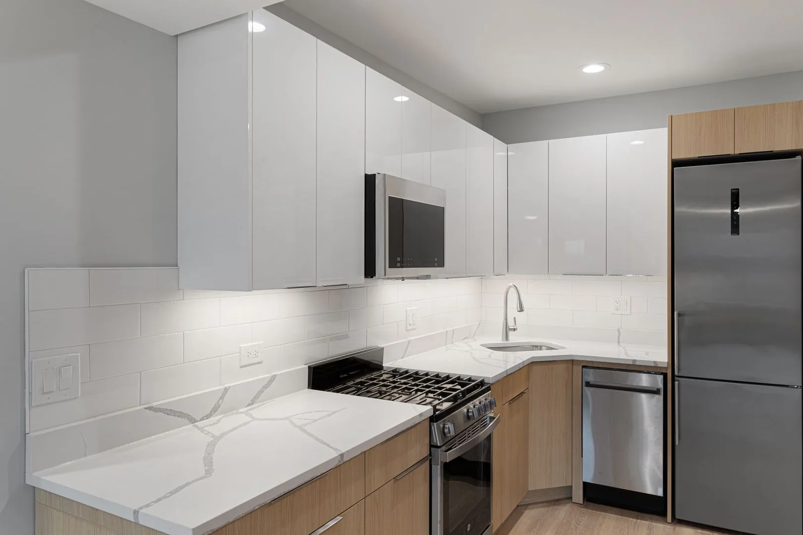 1556 W Juneway Terrace, , 60626, USA 60626-unit#2P-Chicago-IL