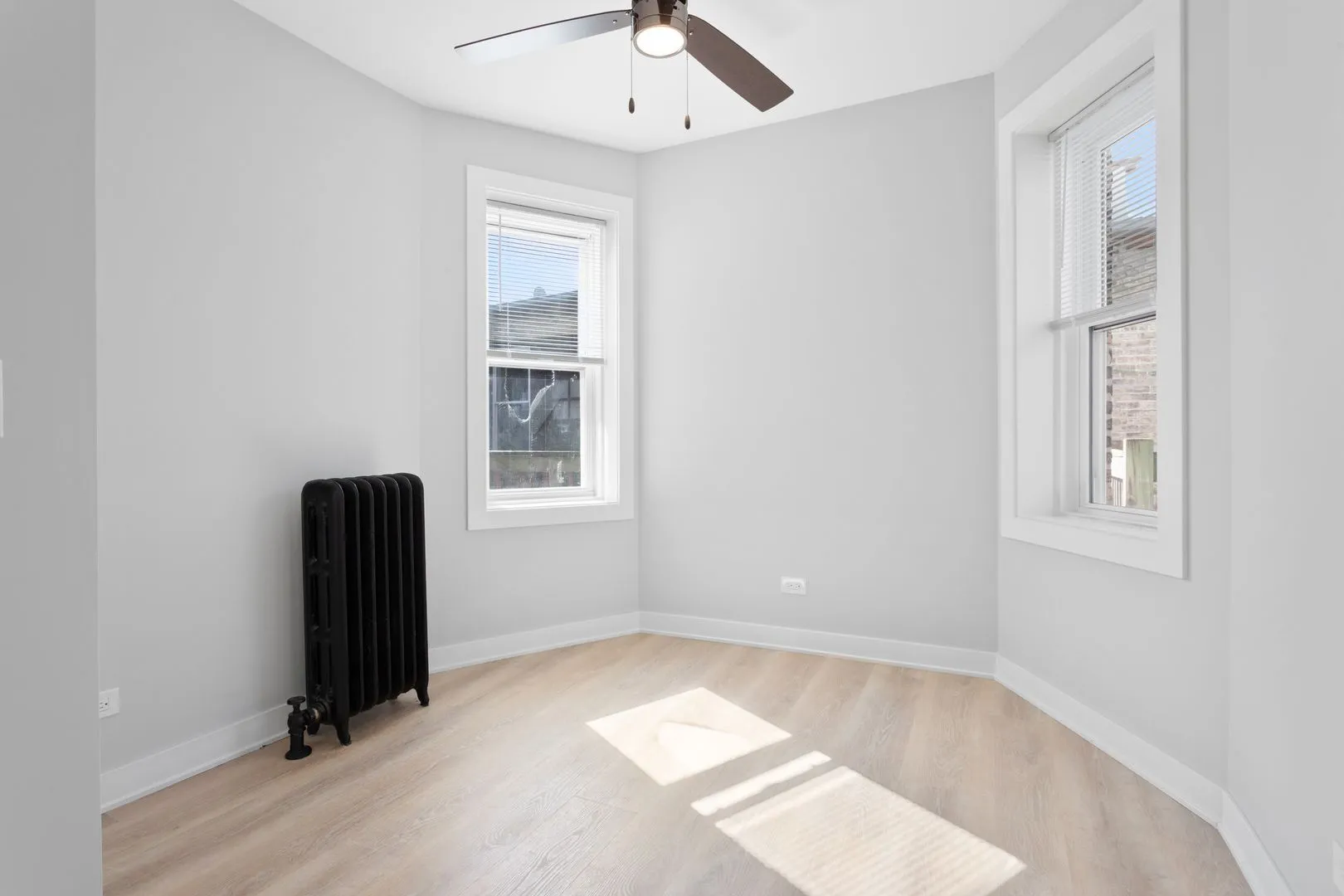 7383 N Damen Ave, ,  60645, USA 60645-unit#3W-Chicago-IL