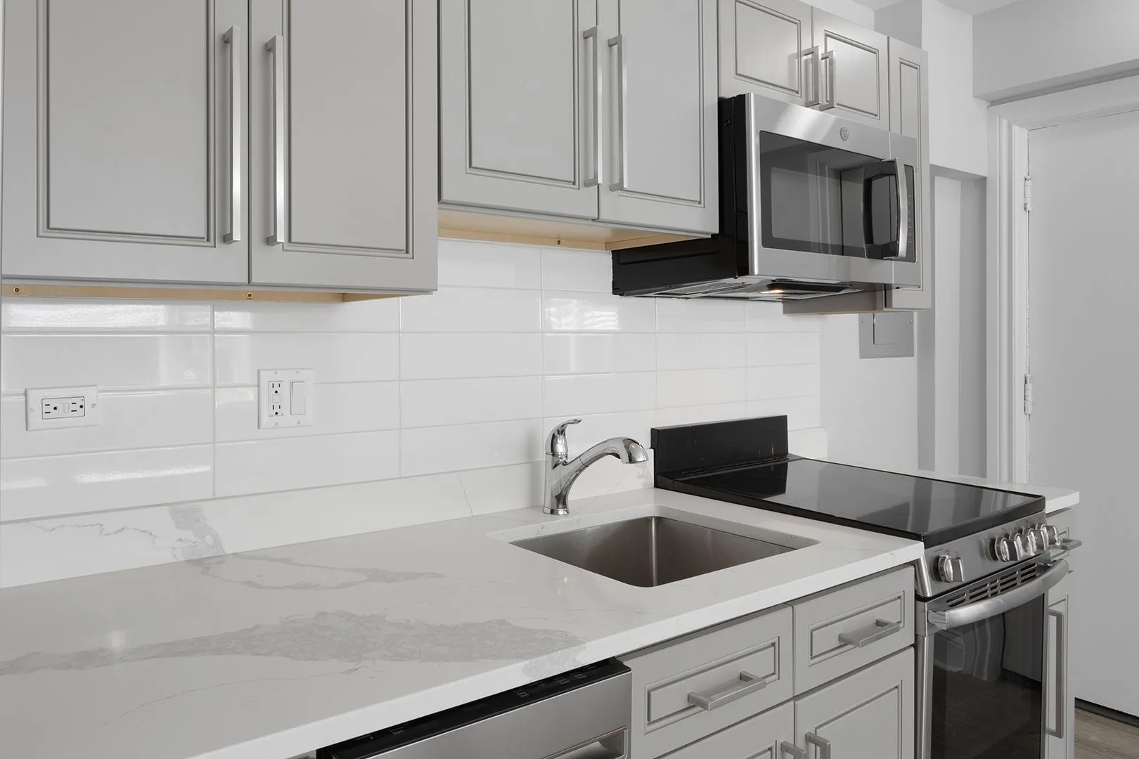 7710 N Sheridan Rd, , 60626, USA 60626-unit#207-Chicago-IL