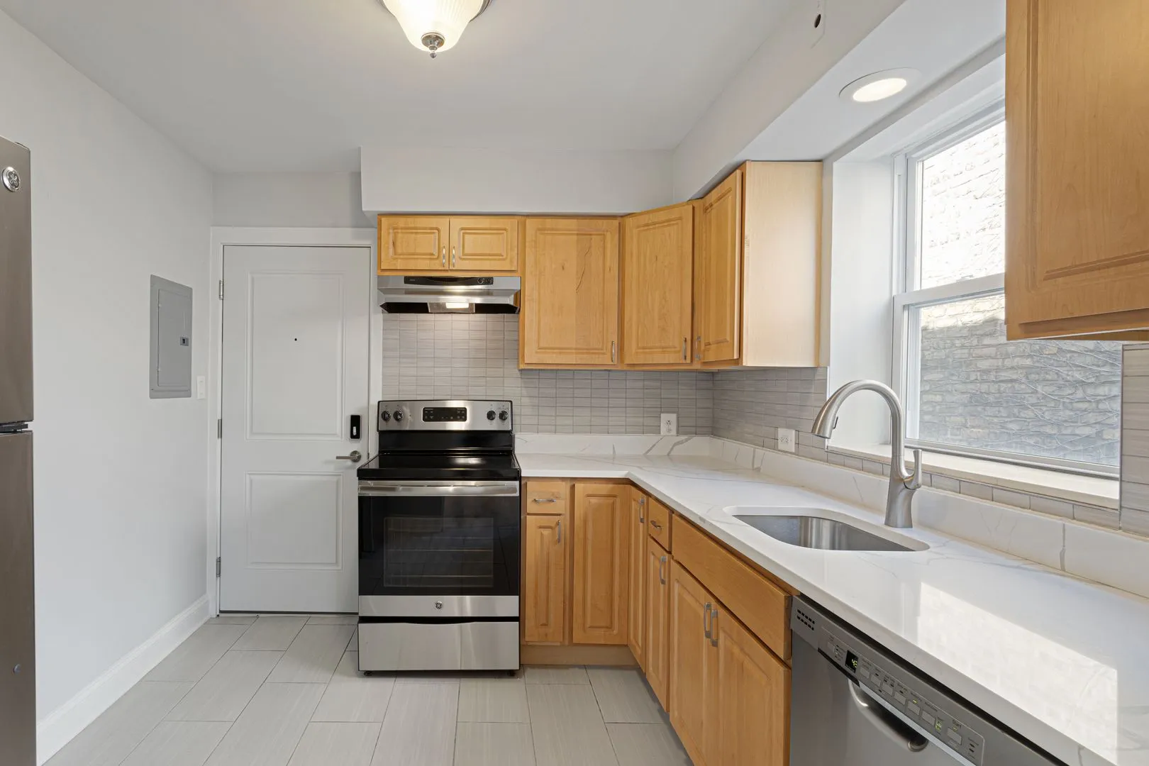 7638 N Eastlake Terrace, ,  60626, USA 60626-unit#2E-Chicago-IL