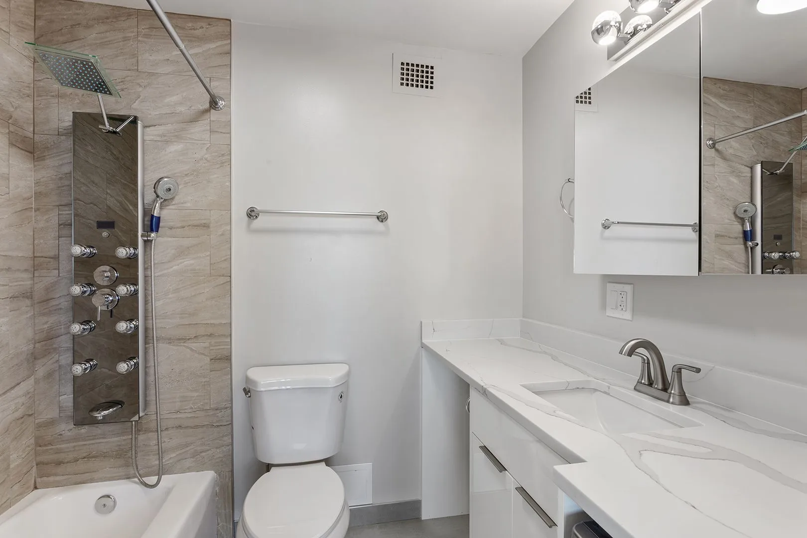 6166 N Sheridan Rd, , 60660, USA 60660-unit#22J-Chicago-IL