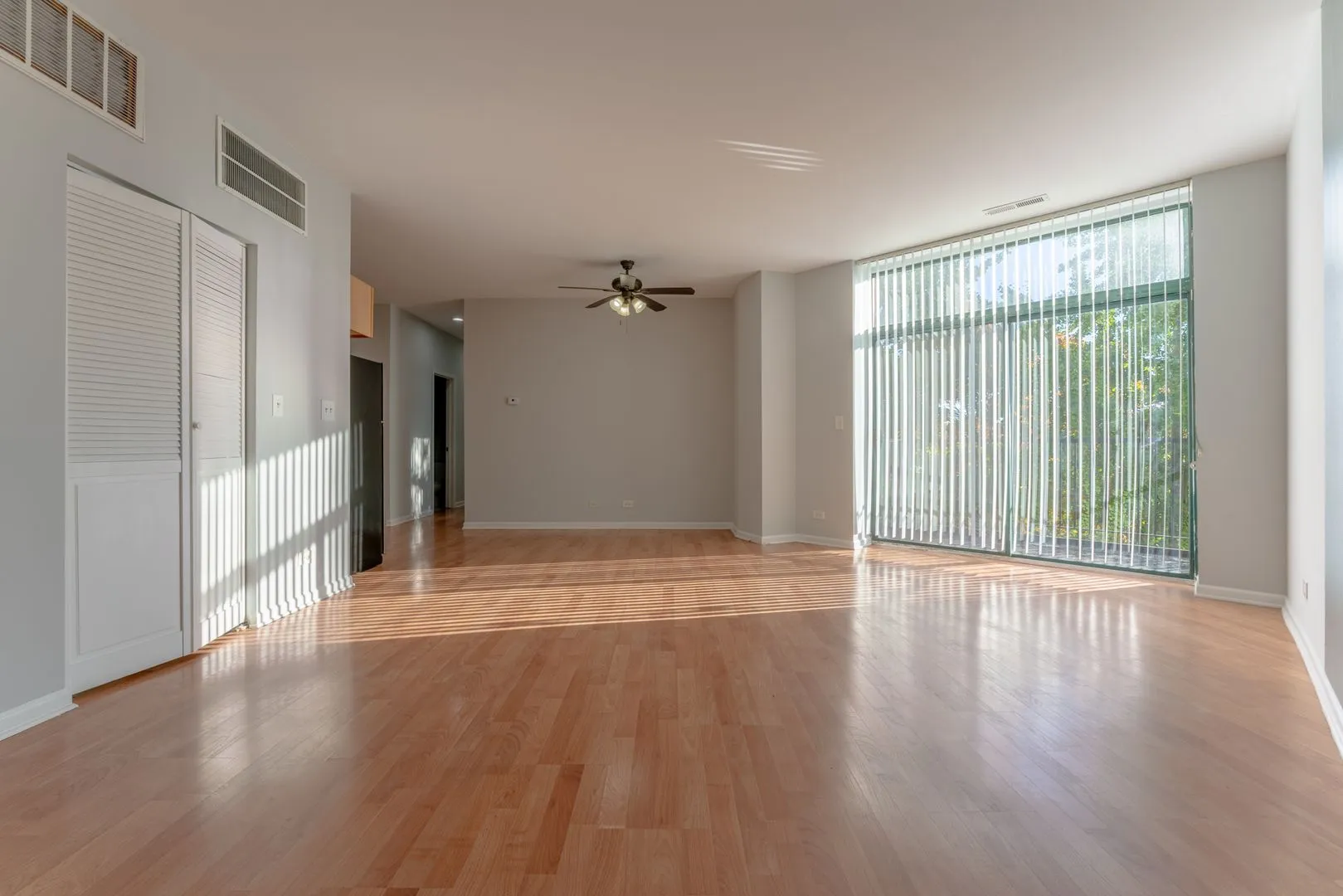 2451 W Howard St, ,  60645, USA 60645-unit#206-Chicago-IL