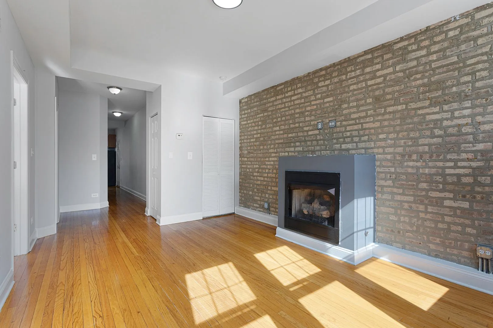 7328 N Damen Ave, ,  60645, USA 60645-unit#3-Chicago-IL