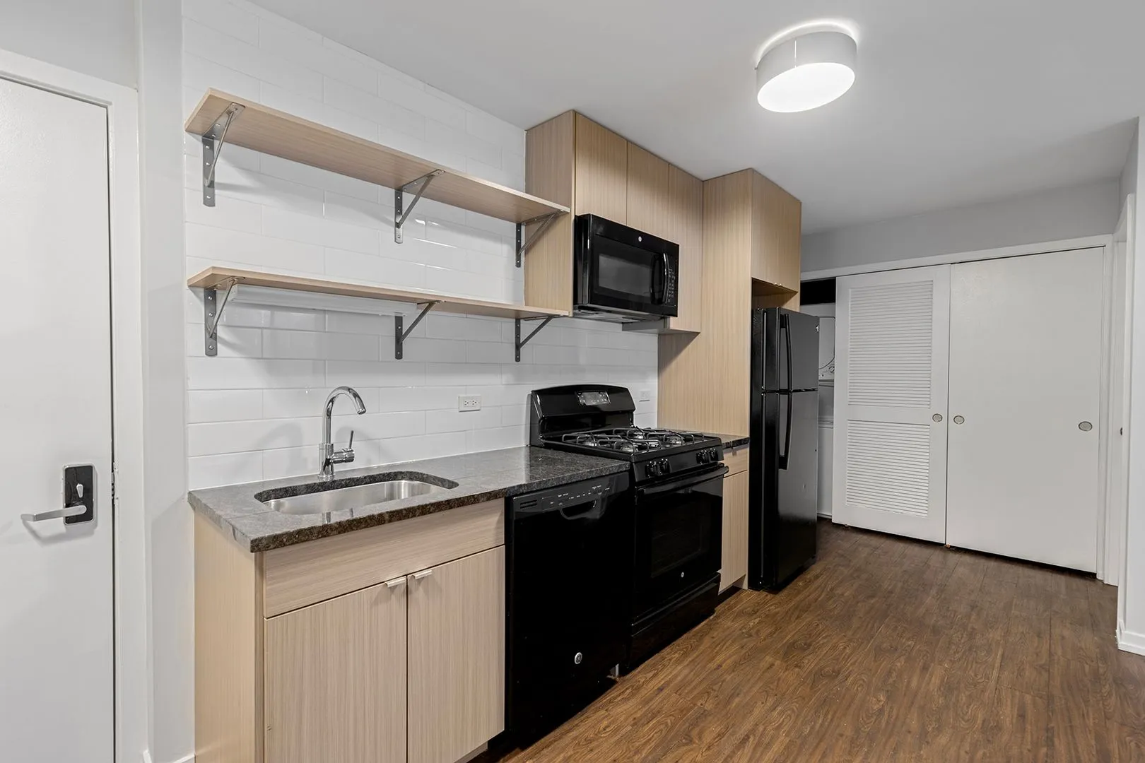 6134 N Kenmore Ave, , 60660, USA 60660-unit#302-Chicago-IL