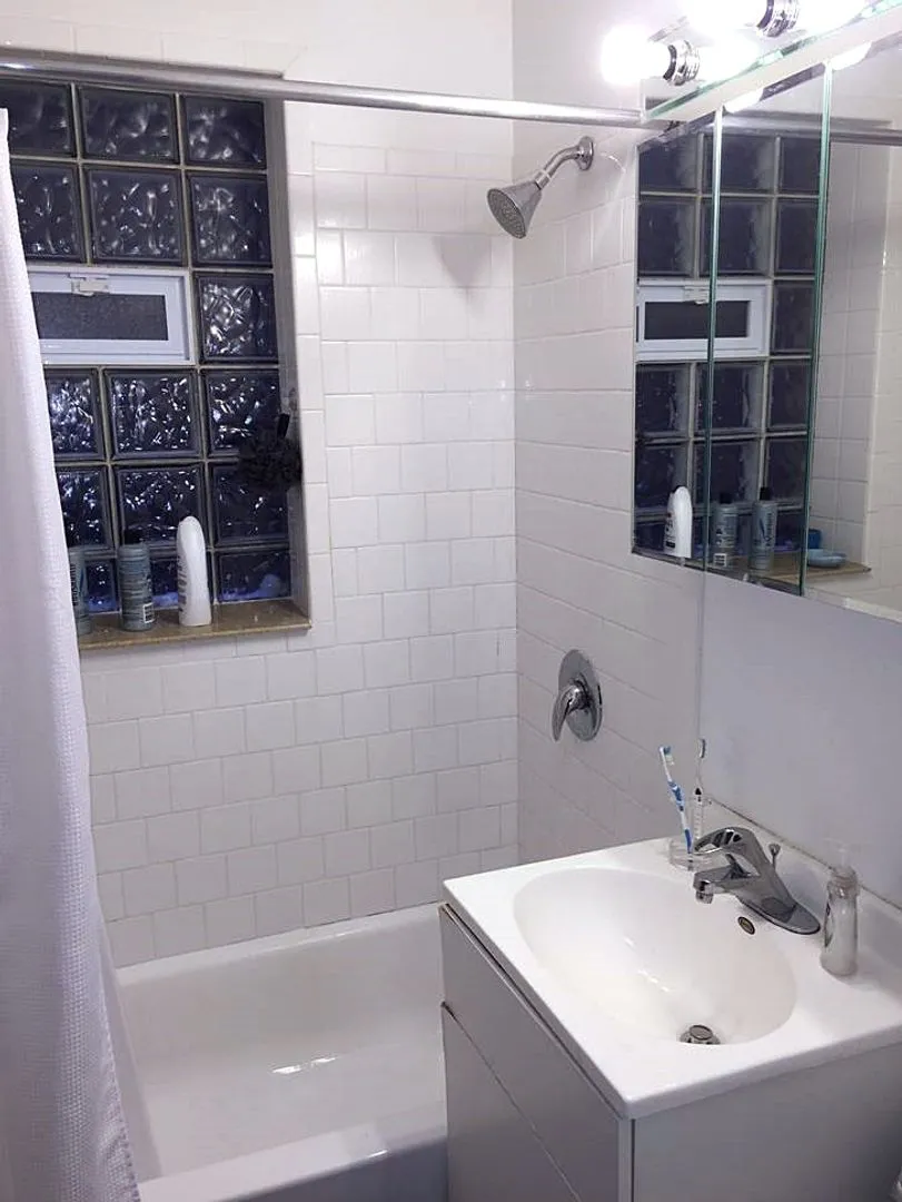927 W Oakdale Ave, , 60657, USA 60657-unit#1H-Chicago-IL