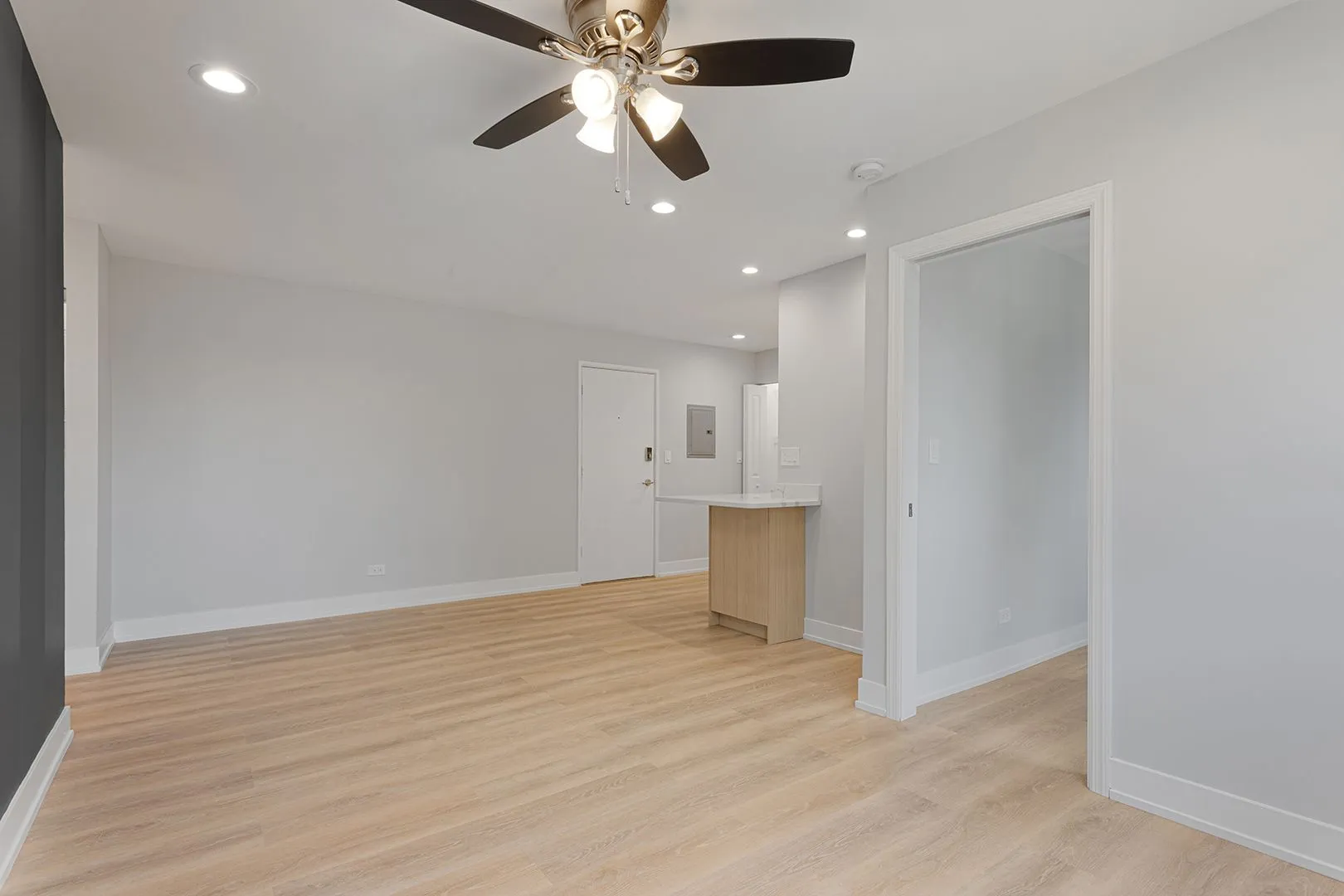 6021 N Winthrop Ave, ,  60660, USA 60660-unit#401-Chicago-IL