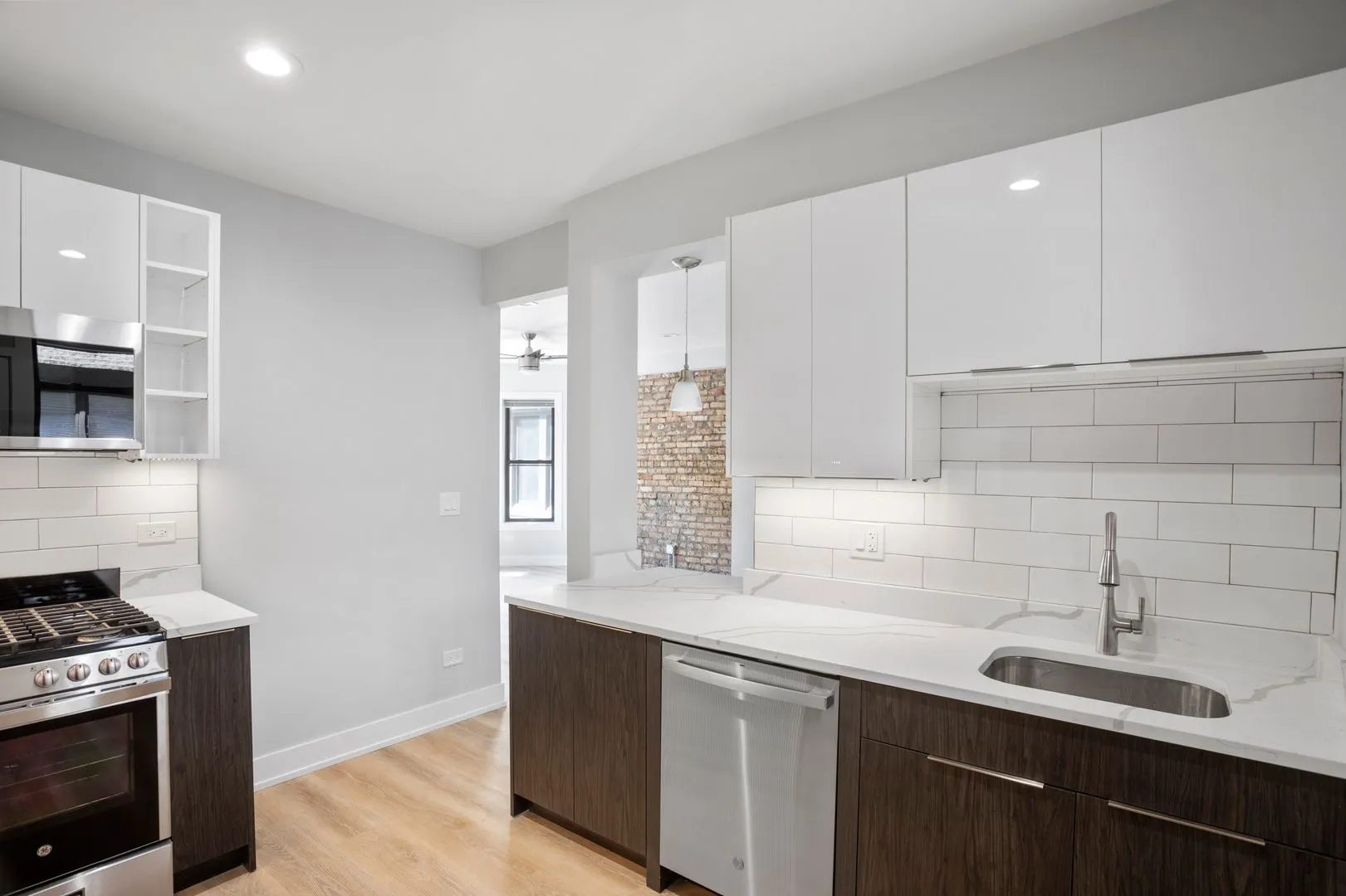 7510 N Eastlake Terrace, ,  60626, USA 60626-unit#2E-Chicago-IL