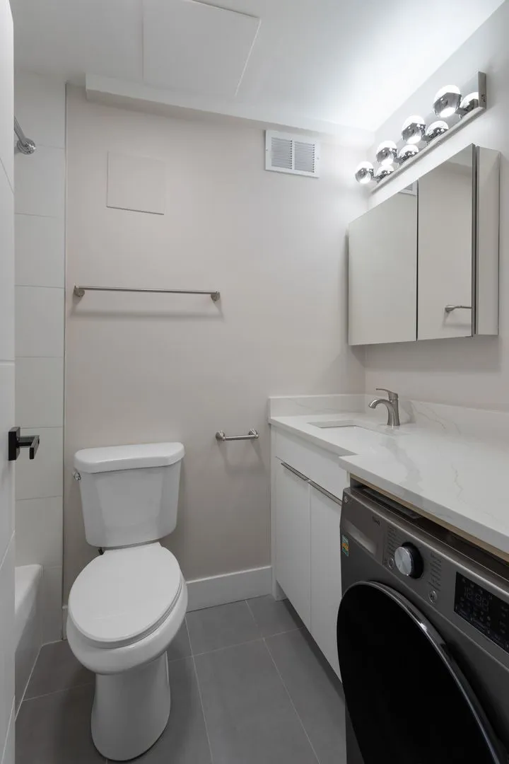 6166 N Sheridan Rd, , 60660, USA 60660-unit#28E-Chicago-IL