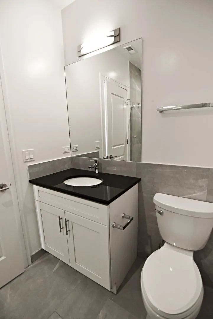 927 W Irving Park Rd, ,  60613, USA 60613-unit#927-206-Chicago-IL