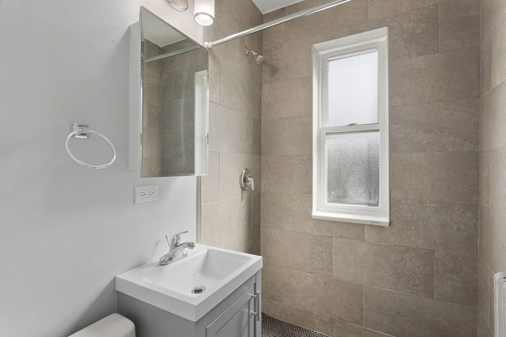 1608 W Sherwin Ave, ,  60626, USA 60626-unit#208-Chicago-IL