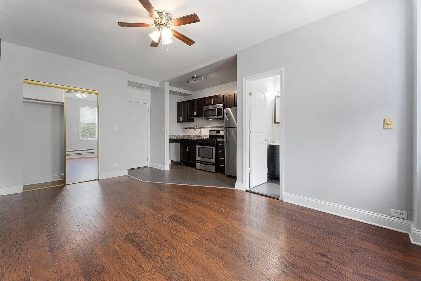 5860 N Kenmore Ave, ,  60660, USA 60660-unit#401-Chicago-IL