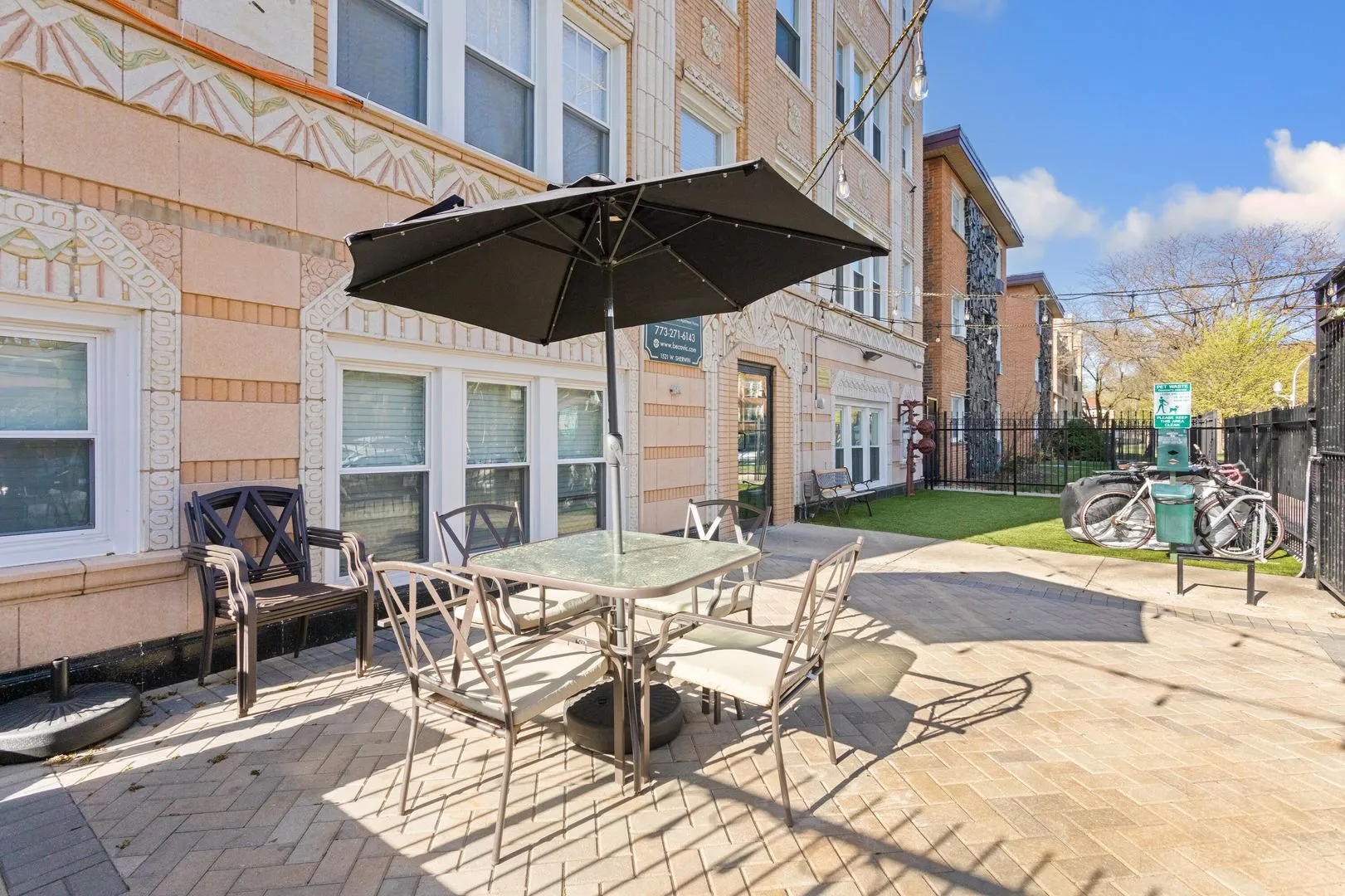 1521 W Sherwin Ave, ,  60626, USA 60626-unit#303-Chicago-IL